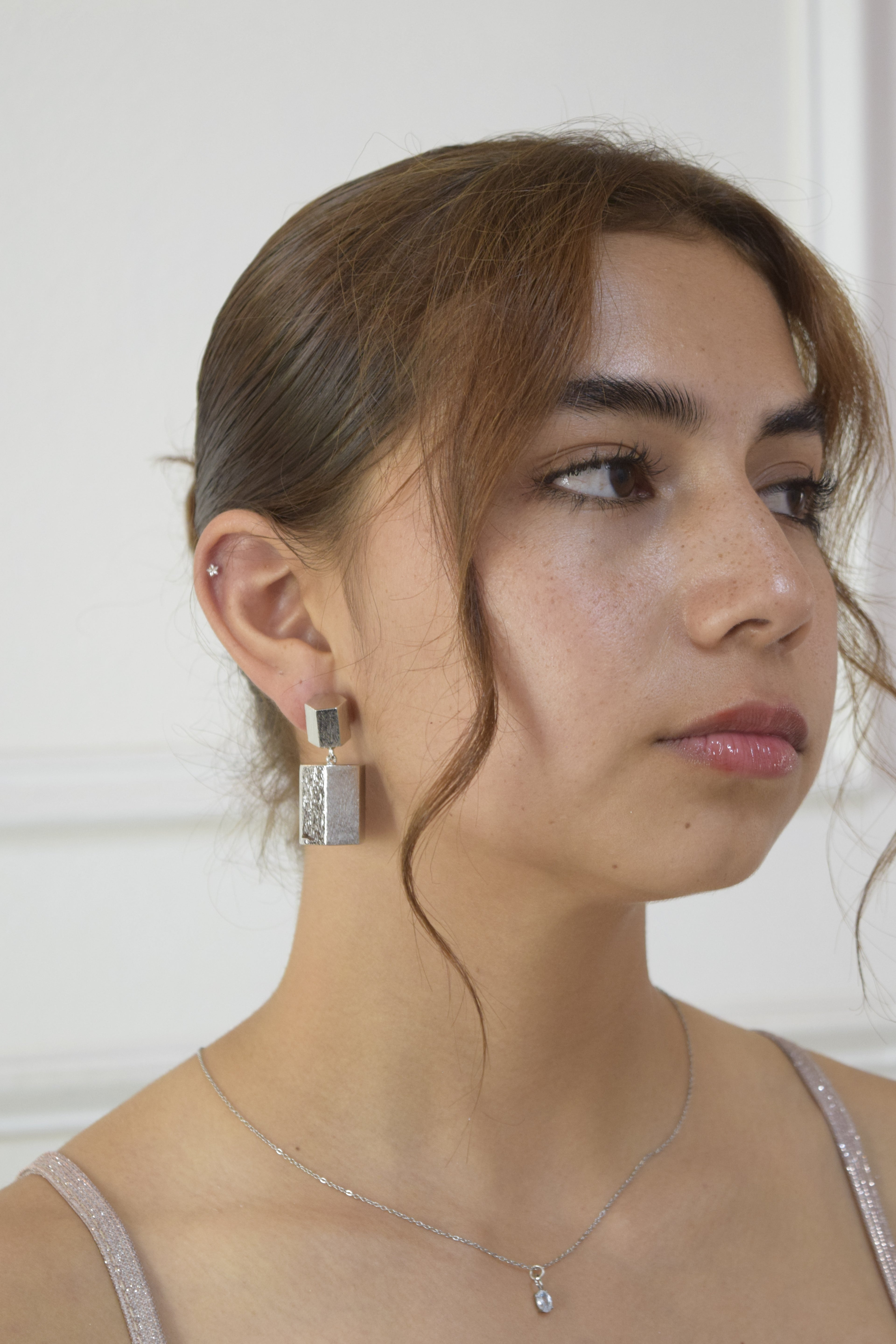 Aretes 3D - Pentágono Plateado
