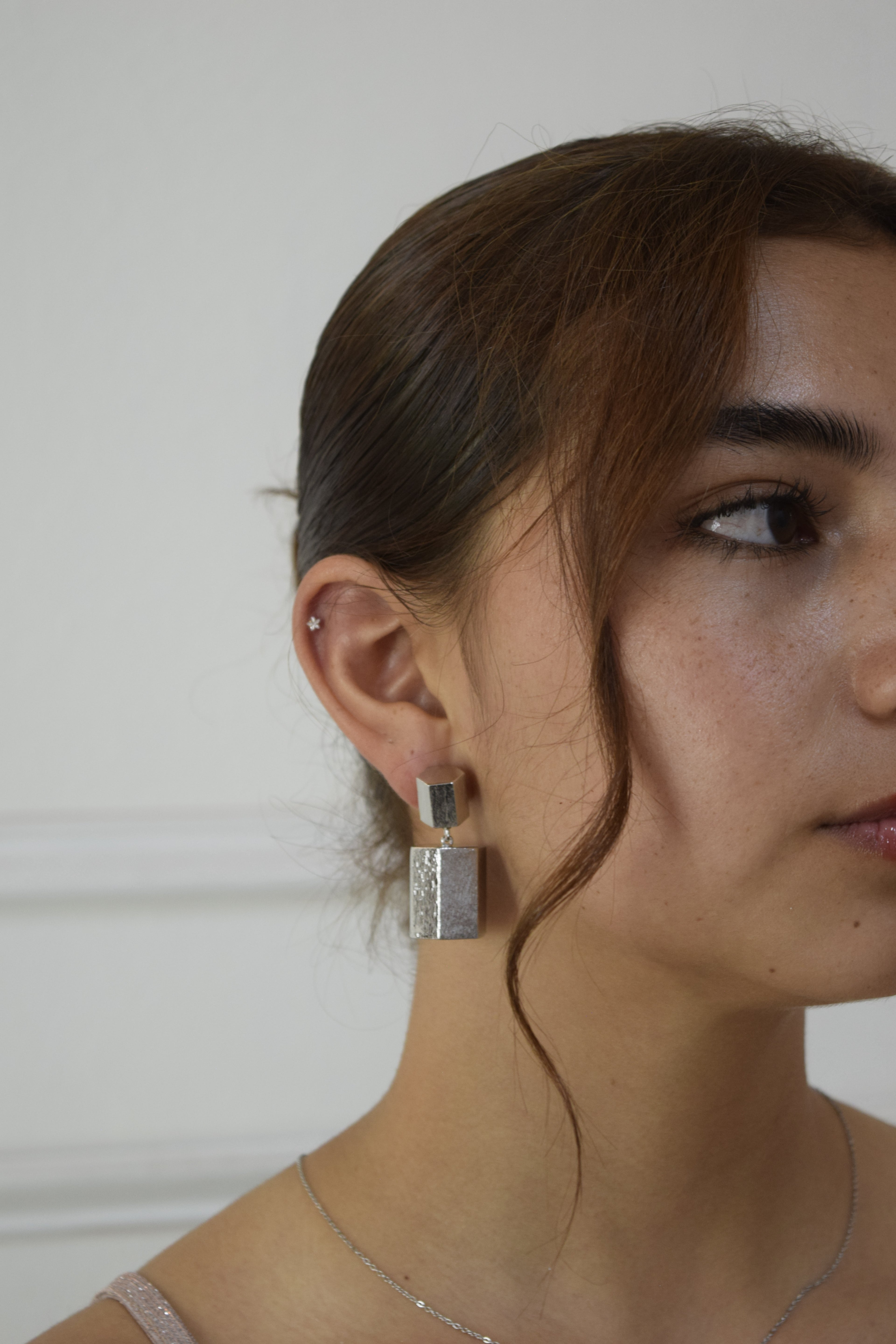 Aretes 3D - Pentágono Plateado