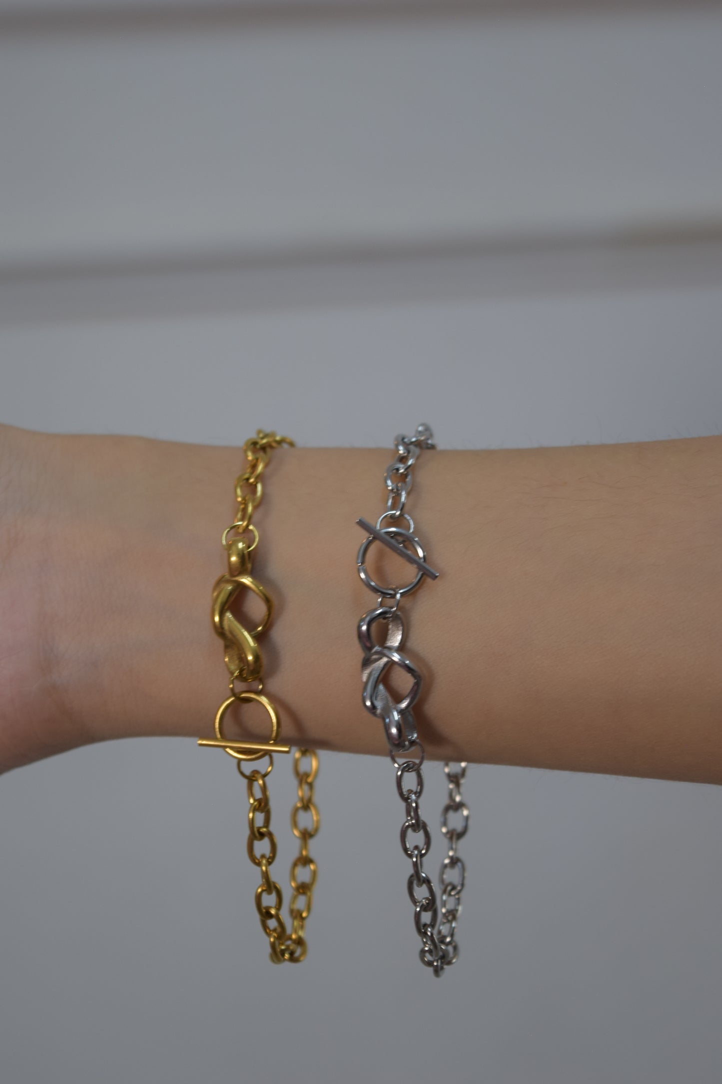 Pulsera - Nudo Corazon Dorado