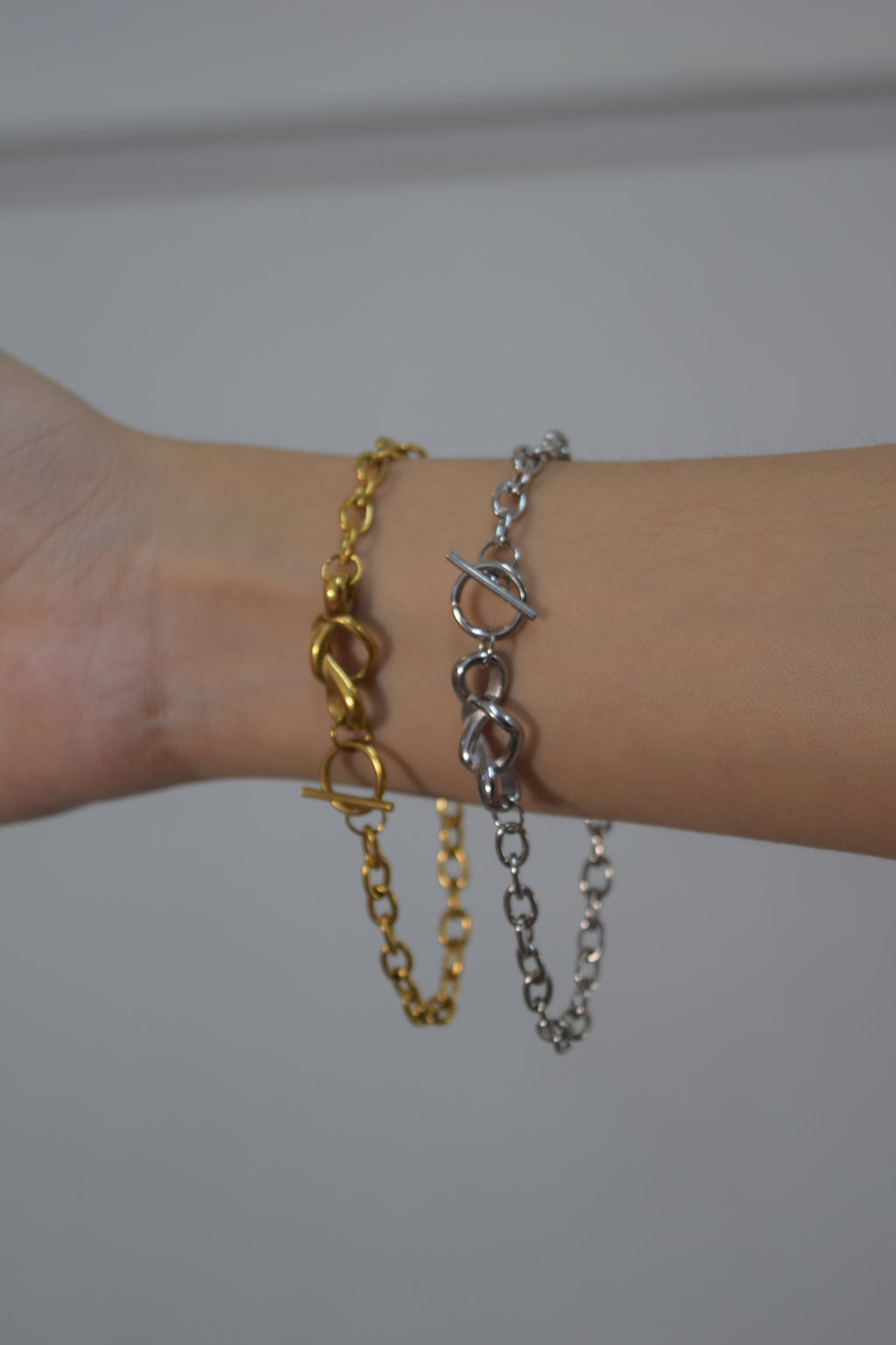 Pulsera - Nudo Corazon Dorado